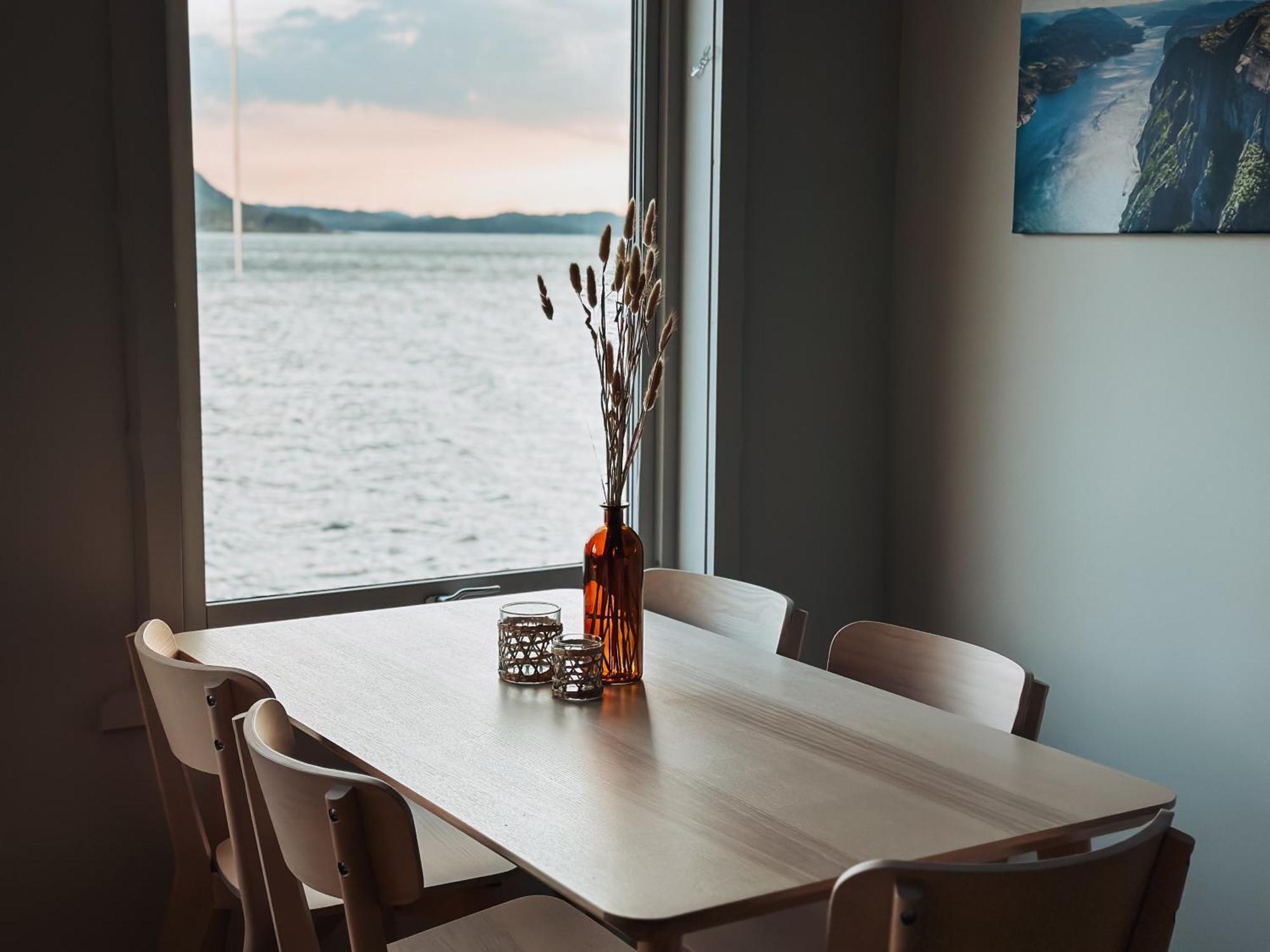 Preikestolen Panorama - Seaside Apartments เยอร์เปอลันด์ ภายนอก รูปภาพ